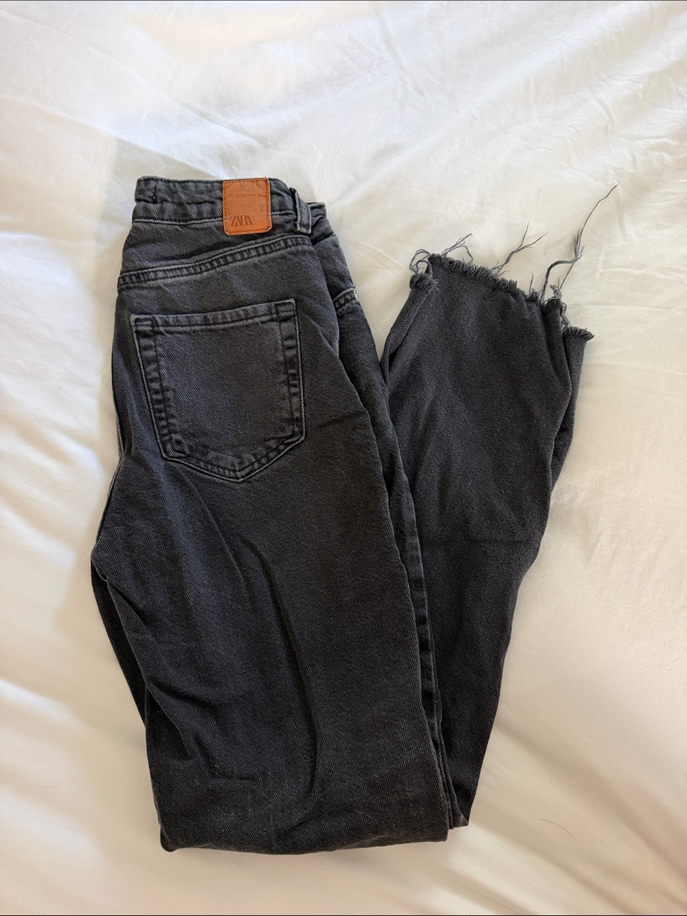 ZARA Washed Black High-Rise Frayed Hem Jeans